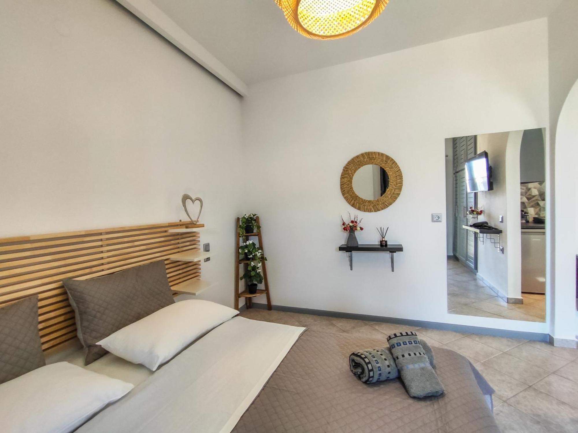 Athos Apartment Skiathos Town